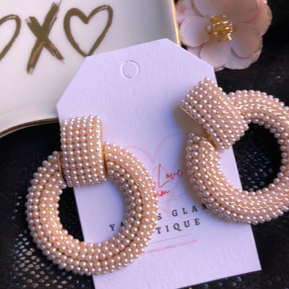 Jewelry - Elegant Pearl Interlock  Hoop Earrings